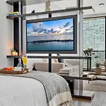 Mvr Stay In Style At Miami S Icon Tower