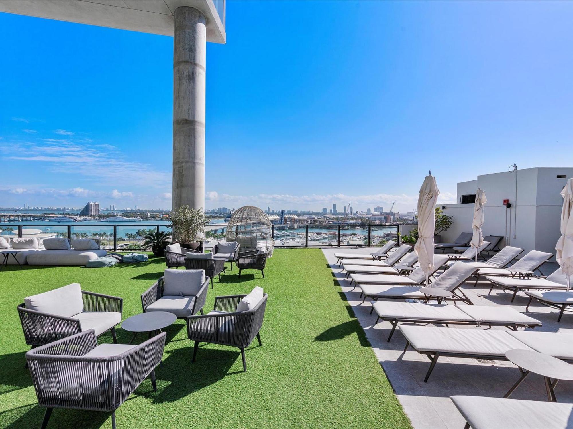 Mvr In Style At S Icon Tower * Miami